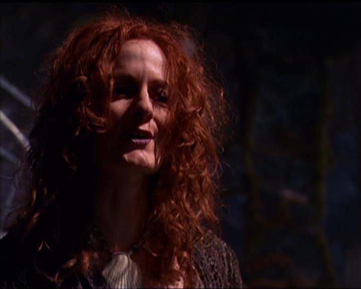 Charmed-Online_dot_net-5x01-2AWitchTail0181.jpg