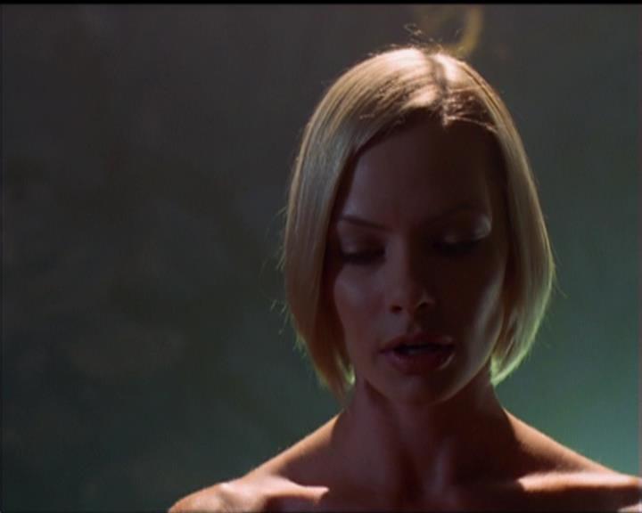 Charmed-Online_dot_net-5x01-2AWitchTail0189.jpg