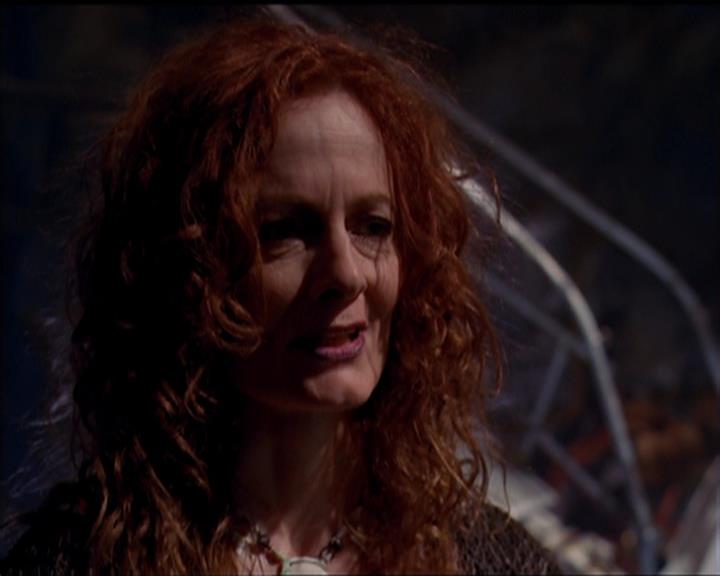 Charmed-Online_dot_net-5x01-2AWitchTail0190.jpg