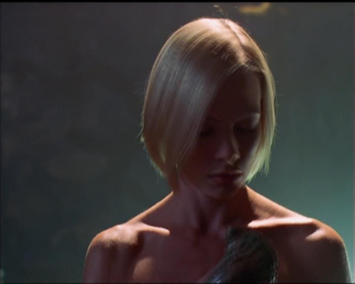 Charmed-Online_dot_net-5x01-2AWitchTail0199.jpg