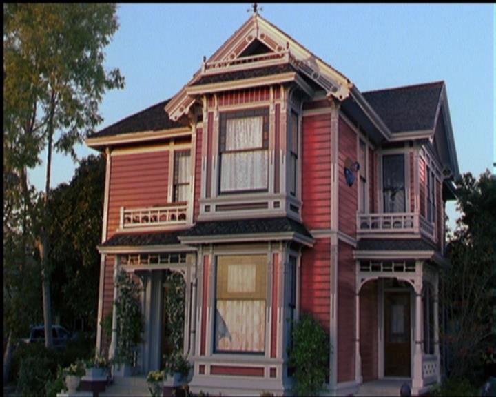Charmed-Online_dot_net-5x01-2AWitchTail0255.jpg