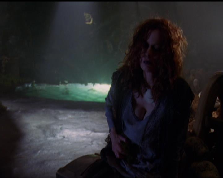 Charmed-Online_dot_net-5x01-2AWitchTail0388.jpg