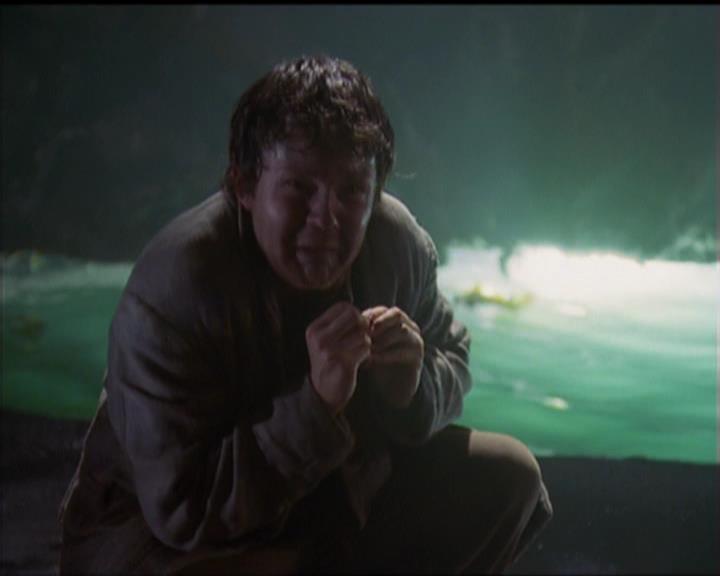 Charmed-Online_dot_net-5x01-2AWitchTail0412.jpg