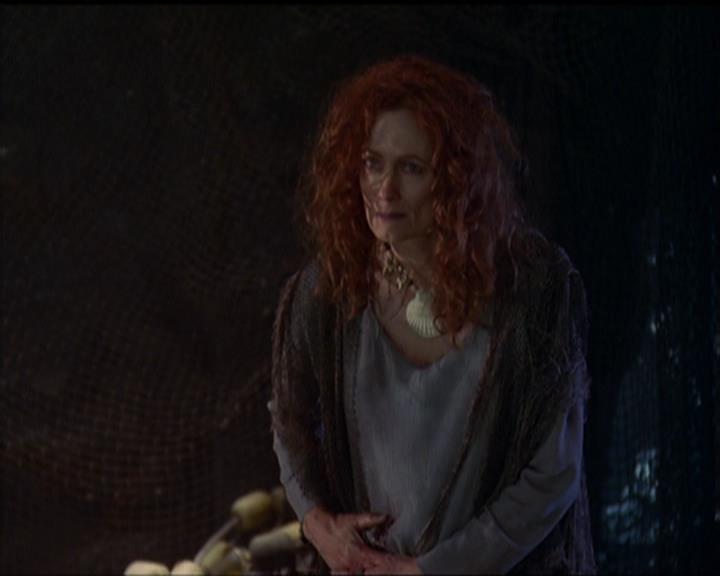 Charmed-Online_dot_net-5x01-2AWitchTail0414.jpg