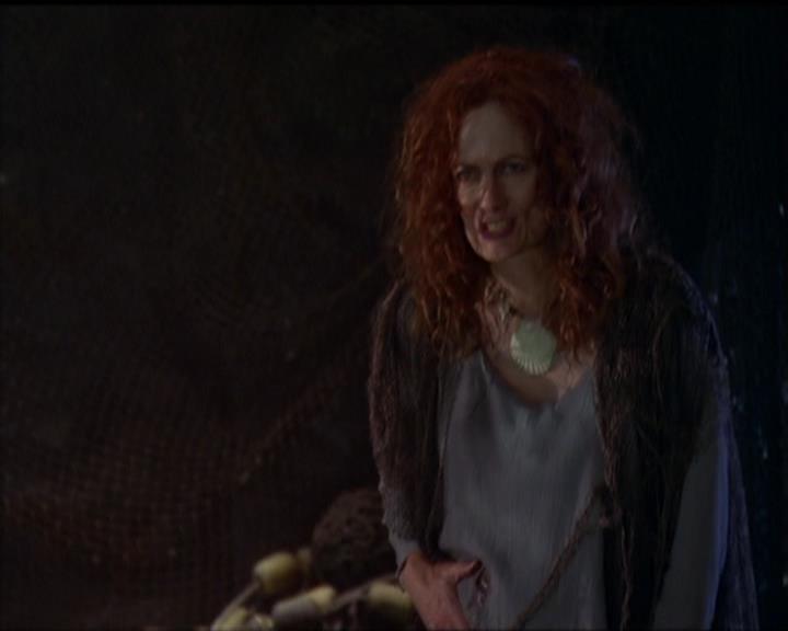 Charmed-Online_dot_net-5x01-2AWitchTail0419.jpg