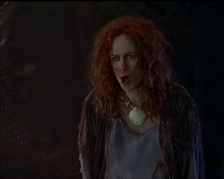 Charmed-Online_dot_net-5x01-2AWitchTail0420.jpg