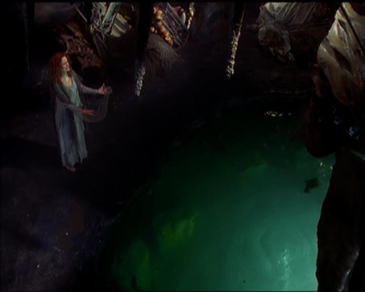 Charmed-Online_dot_net-5x01-2AWitchTail0444.jpg