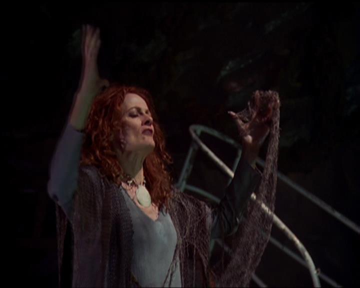 Charmed-Online_dot_net-5x01-2AWitchTail0448.jpg Charmed-Online_dot_net-5x01-2AWitchTail0448.jpg