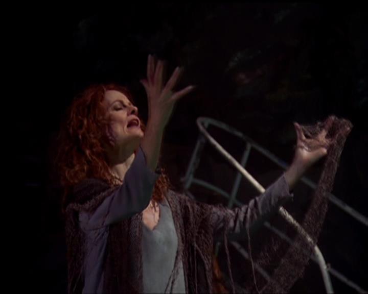 Charmed-Online_dot_net-5x01-2AWitchTail0450.jpg