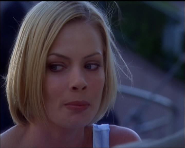 Charmed-Online_dot_net-5x01-2AWitchTail0565.jpg