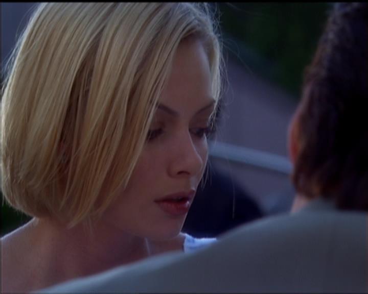 Charmed-Online_dot_net-5x01-2AWitchTail0569.jpg