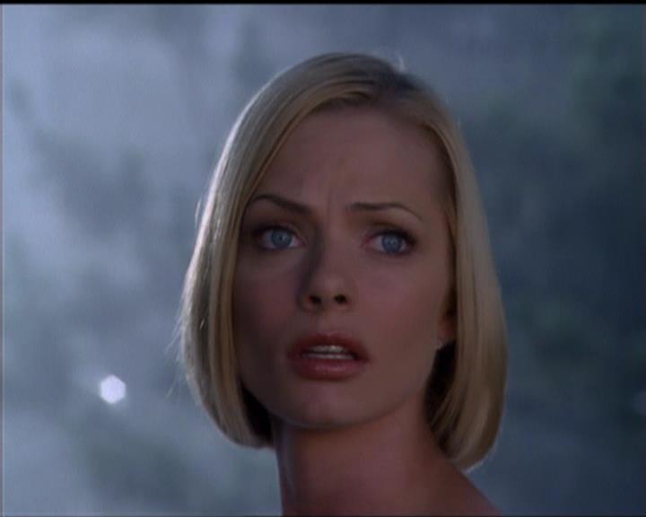 Charmed-Online_dot_net-5x01-2AWitchTail0588.jpg