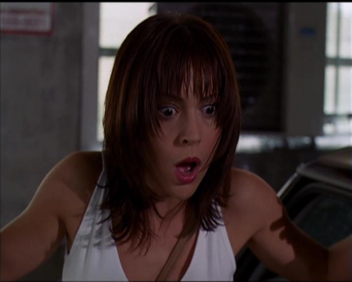 Charmed-Online_dot_net-5x01-2AWitchTail0765.jpg