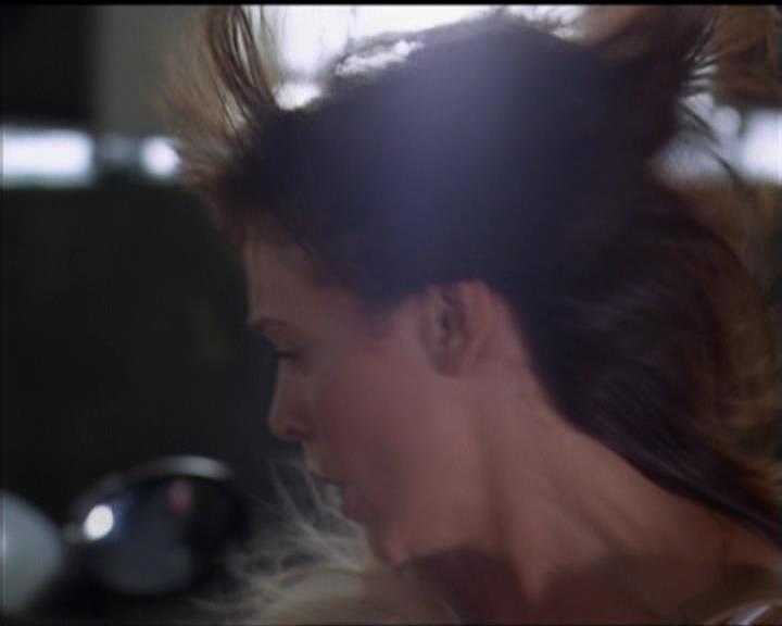 Charmed-Online_dot_net-5x01-2AWitchTail0781.jpg