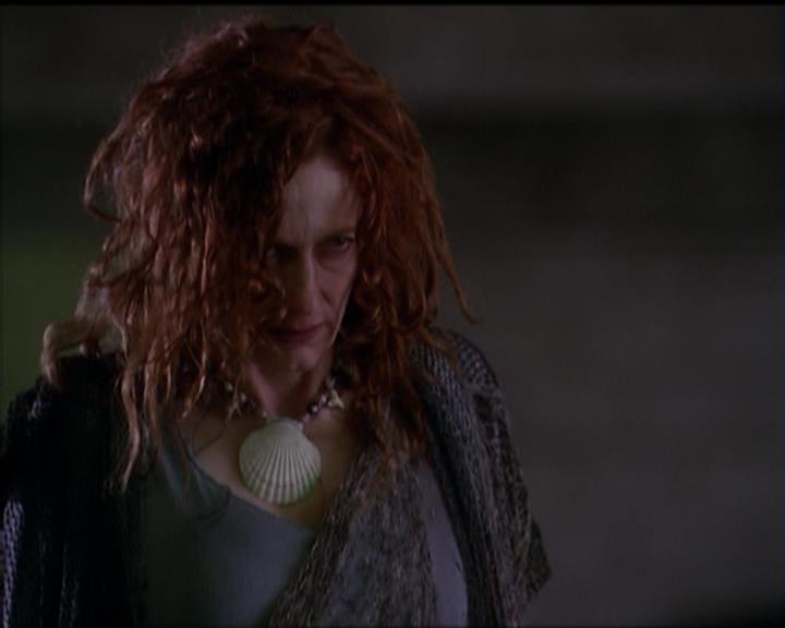 Charmed-Online_dot_net-5x01-2AWitchTail0805.jpg Charmed-Online_dot_net-5x01-2AWitchTail0805.jpg