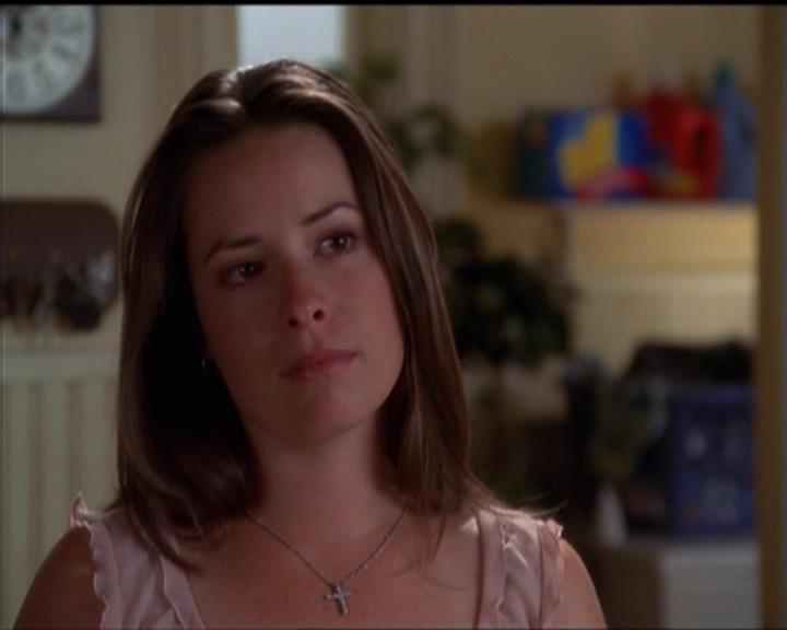 Charmed-Online_dot_net-5x01-2AWitchTail1102.jpg