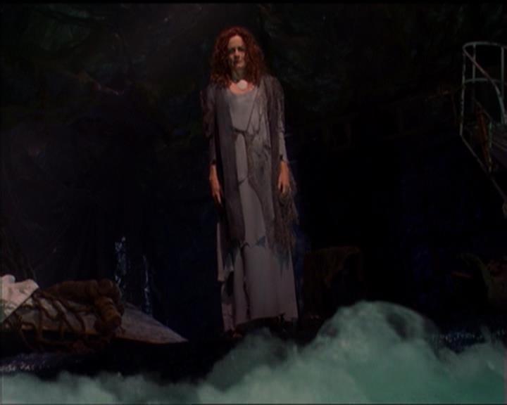 Charmed-Online_dot_net-5x01-2AWitchTail1107.jpg Charmed-Online_dot_net-5x01-2AWitchTail1107.jpg