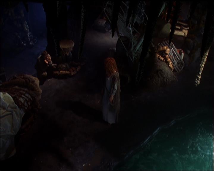 Charmed-Online_dot_net-5x01-2AWitchTail1111.jpg Charmed-Online_dot_net-5x01-2AWitchTail1111.jpg