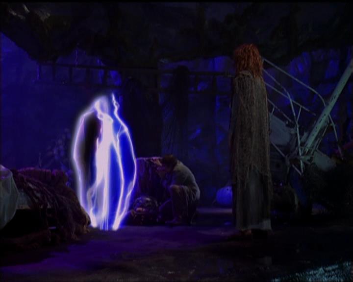 Charmed-Online_dot_net-5x01-2AWitchTail1117.jpg Charmed-Online_dot_net-5x01-2AWitchTail1117.jpg