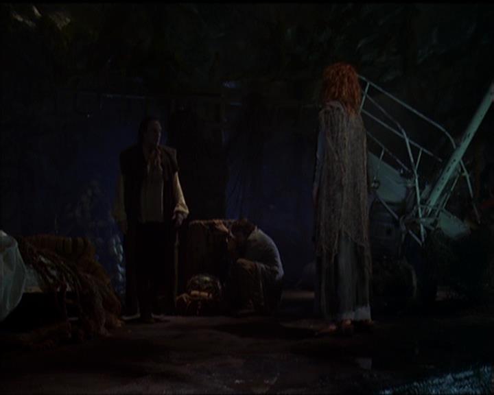 Charmed-Online_dot_net-5x01-2AWitchTail1123.jpg