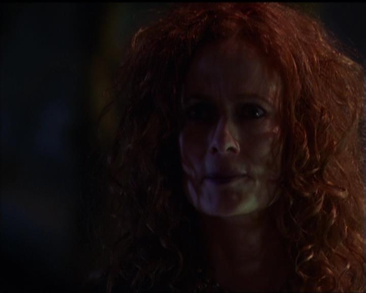 Charmed-Online_dot_net-5x01-2AWitchTail1132.jpg