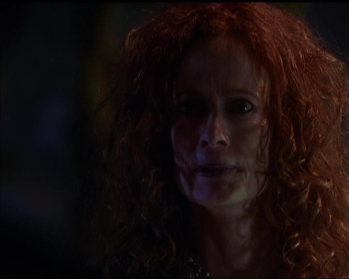 Charmed-Online_dot_net-5x01-2AWitchTail1133.jpg Charmed-Online_dot_net-5x01-2AWitchTail1133.jpg