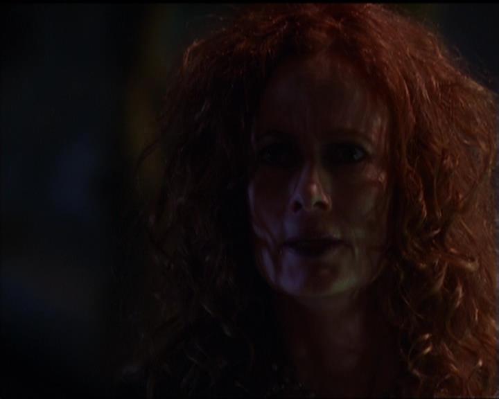 Charmed-Online_dot_net-5x01-2AWitchTail1134.jpg