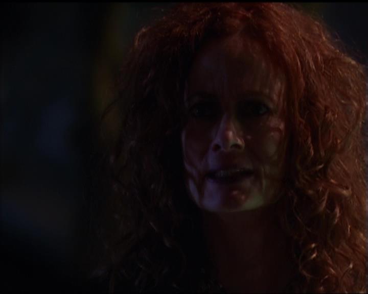 Charmed-Online_dot_net-5x01-2AWitchTail1135.jpg