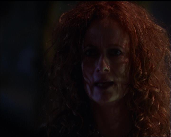 Charmed-Online_dot_net-5x01-2AWitchTail1136.jpg