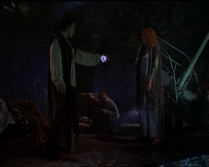 Charmed-Online_dot_net-5x01-2AWitchTail1148.jpg Charmed-Online_dot_net-5x01-2AWitchTail1148.jpg