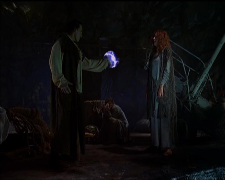 Charmed-Online_dot_net-5x01-2AWitchTail1149.jpg