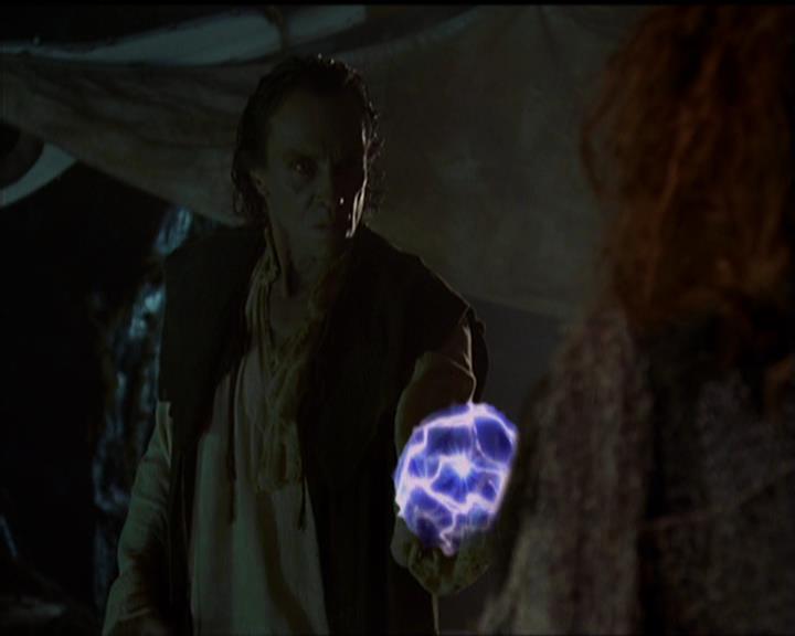 Charmed-Online_dot_net-5x01-2AWitchTail1156.jpg Charmed-Online_dot_net-5x01-2AWitchTail1156.jpg