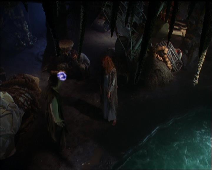 Charmed-Online_dot_net-5x01-2AWitchTail1161.jpg