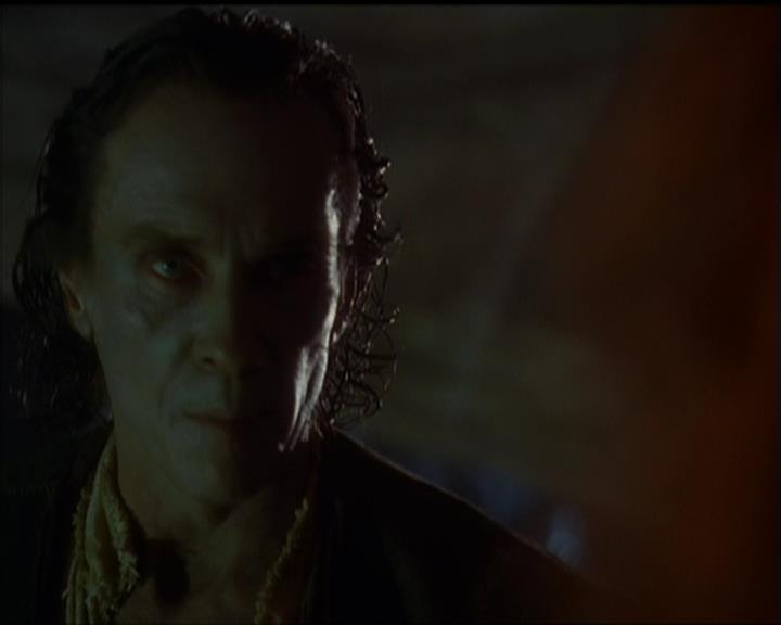 Charmed-Online_dot_net-5x01-2AWitchTail1178.jpg