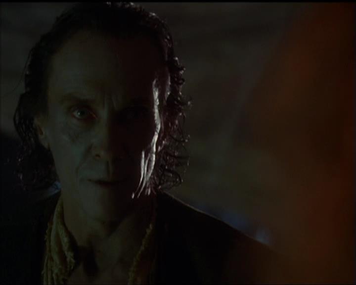 Charmed-Online_dot_net-5x01-2AWitchTail1179.jpg