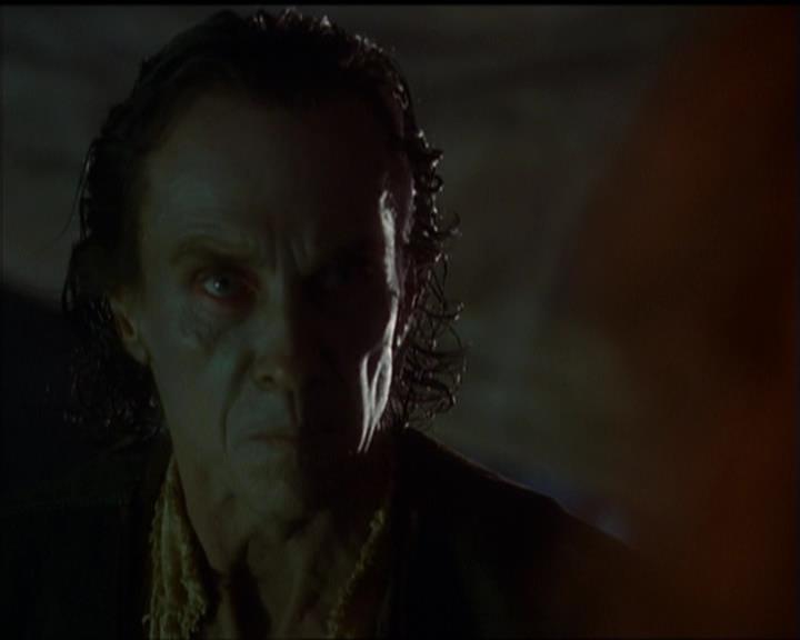 Charmed-Online_dot_net-5x01-2AWitchTail1181.jpg