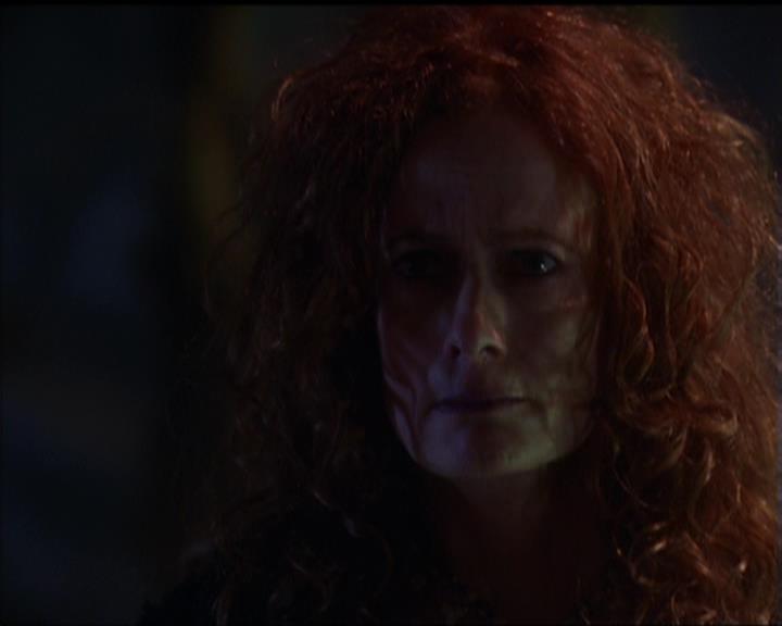 Charmed-Online_dot_net-5x01-2AWitchTail1188.jpg