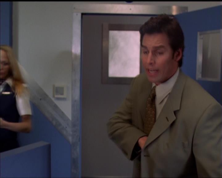 Charmed-Online_dot_net-5x01-2AWitchTail1257.jpg