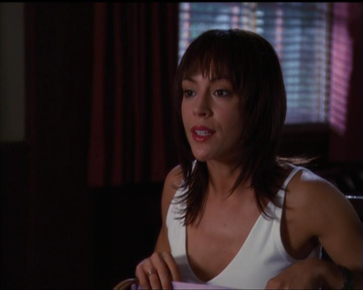 Charmed-Online_dot_net-5x01-2AWitchTail1288.jpg Charmed-Online_dot_net-5x01-2AWitchTail1288.jpg