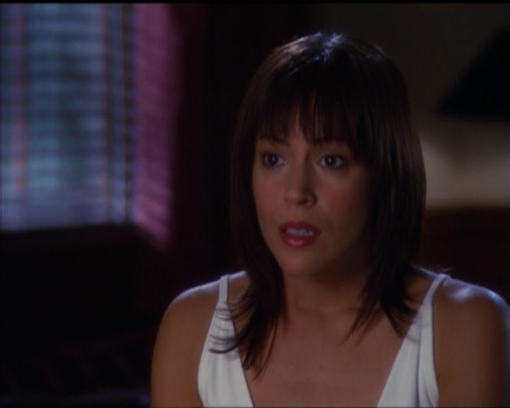 Charmed-Online_dot_net-5x01-2AWitchTail1313.jpg Charmed-Online_dot_net-5x01-2AWitchTail1313.jpg