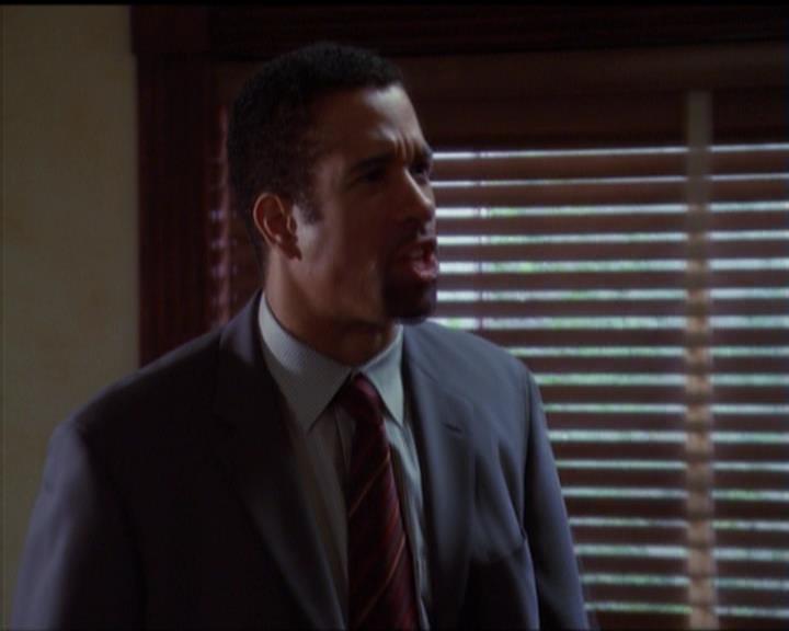 Charmed-Online_dot_net-5x01-2AWitchTail1336.jpg