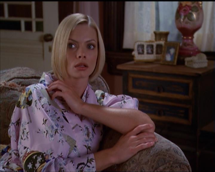 Charmed-Online_dot_net-5x01-2AWitchTail1499.jpg Charmed-Online_dot_net-5x01-2AWitchTail1499.jpg