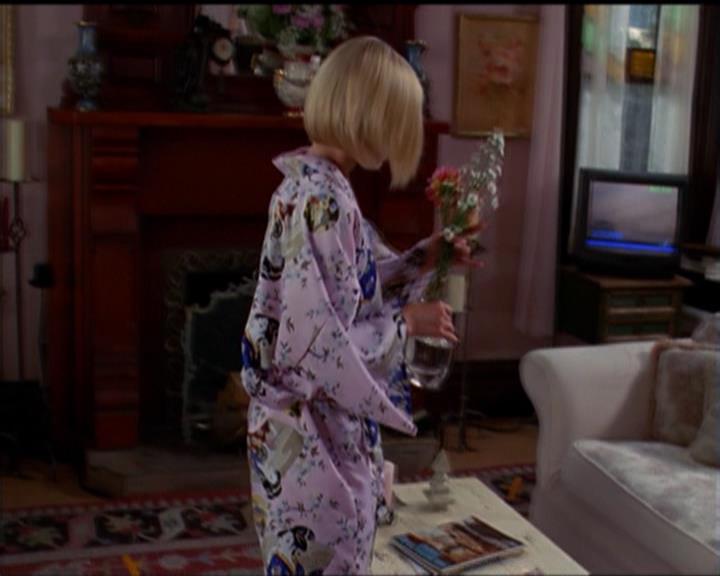 Charmed-Online_dot_net-5x01-2AWitchTail1556.jpg