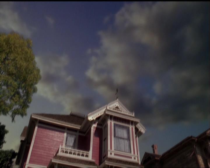 Charmed-Online_dot_net-5x01-2AWitchTail1632.jpg