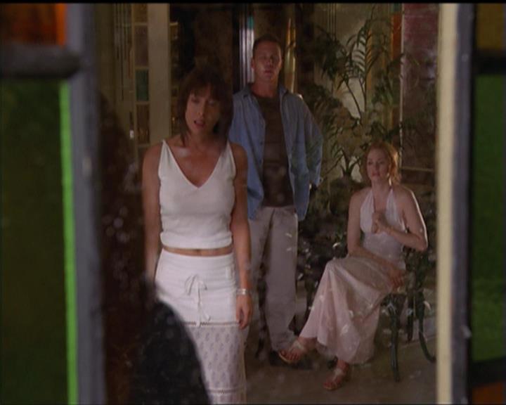 Charmed-Online_dot_net-5x01-2AWitchTail1643.jpg