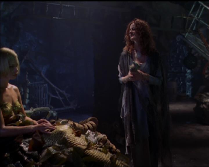 Charmed-Online_dot_net-5x01-2AWitchTail1758.jpg