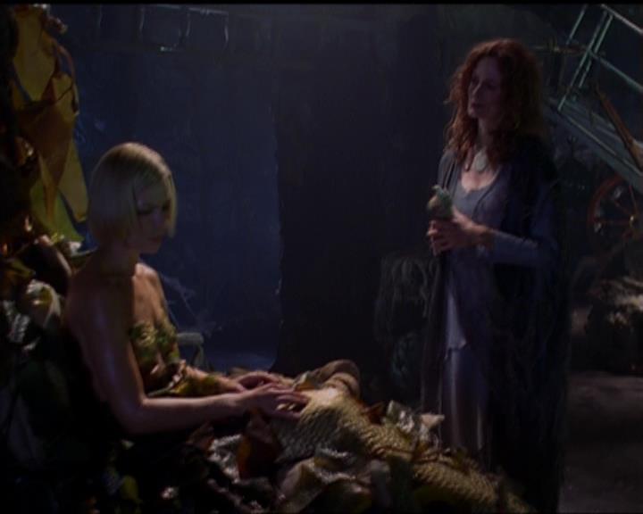 Charmed-Online_dot_net-5x01-2AWitchTail1760.jpg