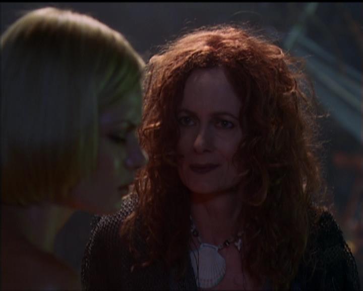 Charmed-Online_dot_net-5x01-2AWitchTail1785.jpg