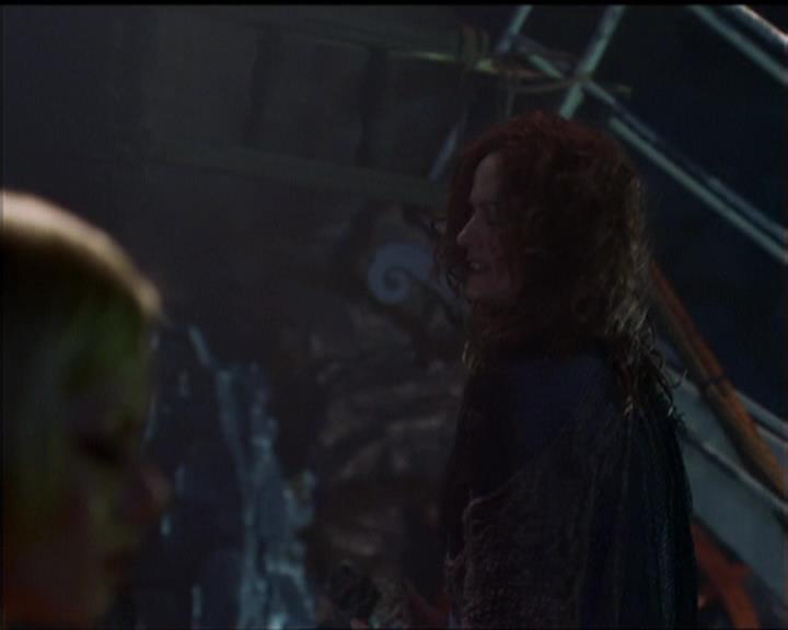 Charmed-Online_dot_net-5x01-2AWitchTail1793.jpg