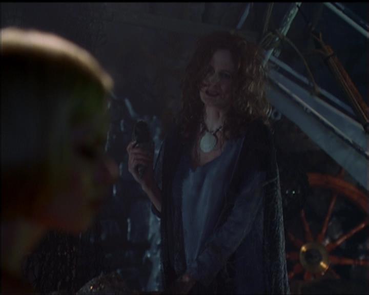 Charmed-Online_dot_net-5x01-2AWitchTail1797.jpg